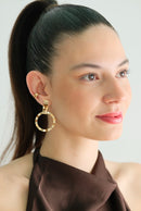 Boucles d’oreilles anneau géométrique texturé plaquées or 18K