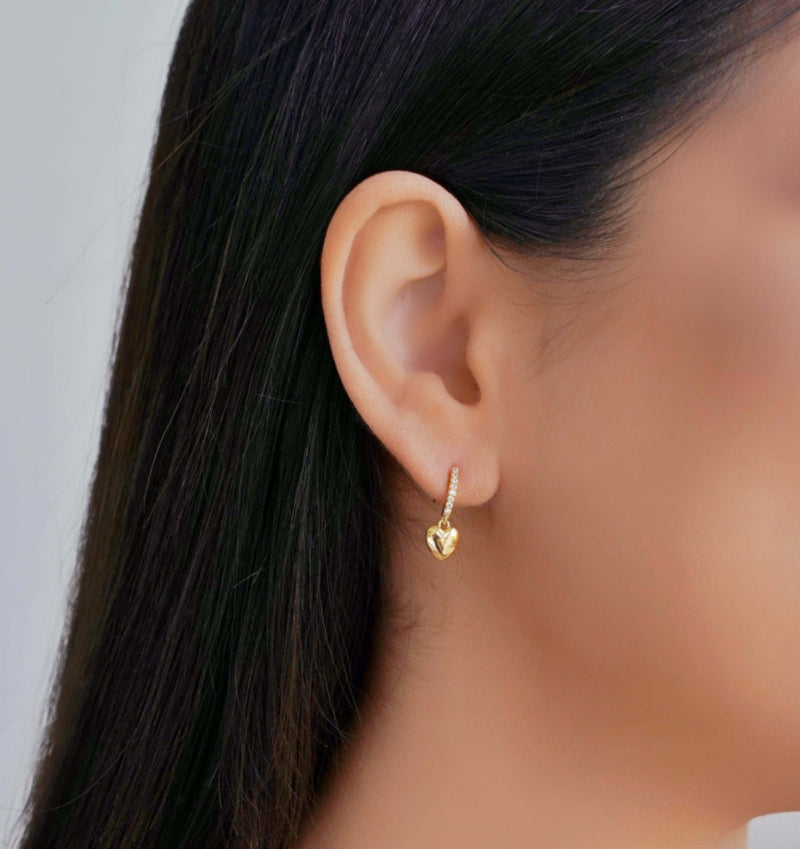 Brinco Palito Cravejado Cristal Coração Liso 1.9 cm Banhado a Ouro 18K
