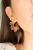 Boucles d’oreilles fleur ajourée – Plaqué or 18K