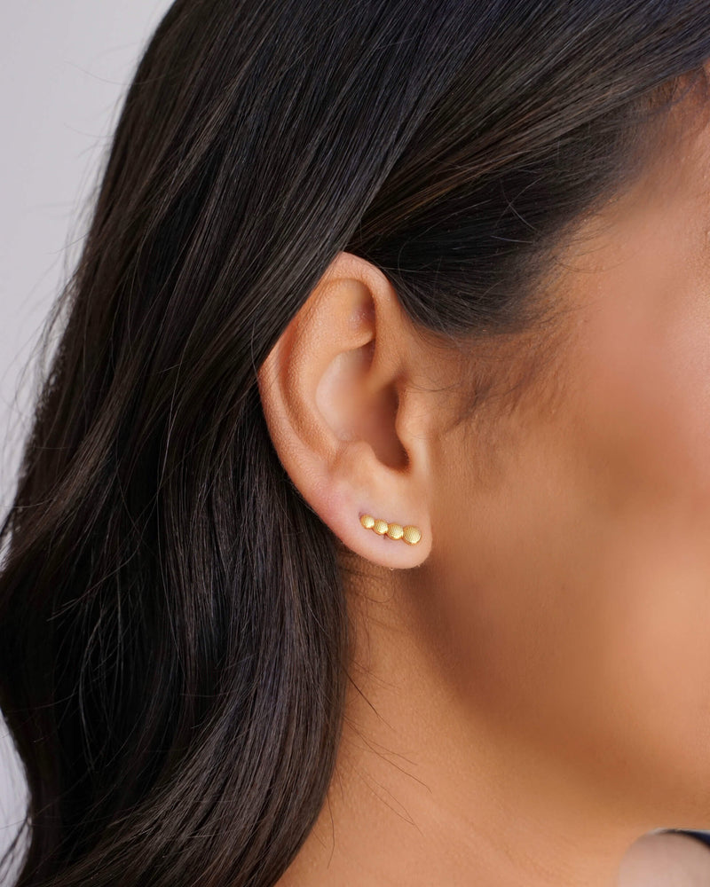 Round Detailed Ear Cuff – 18K Gold Plated (1.3 cm)
